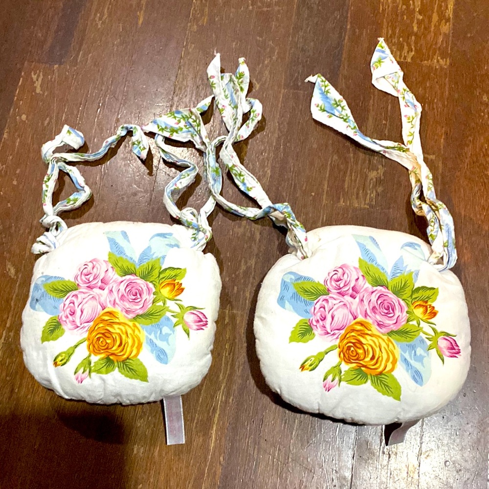 American Girl Samanthas Birthday cushions.  Used!